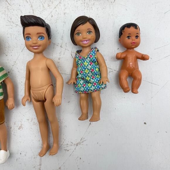 Lot of Barbie's Little Sister Kelly & Friends, Baby Newborn Krissy includes Boy - Picture 6 of 8